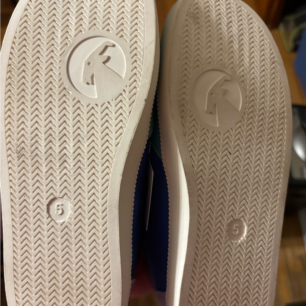 NEW Kids High-Top Sneakers - Picture 7 of 7